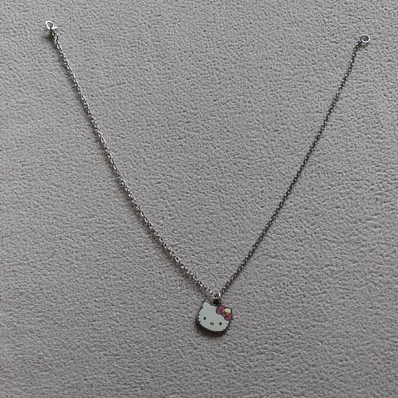 Hello Kitty necklace - Picture 2 of 4